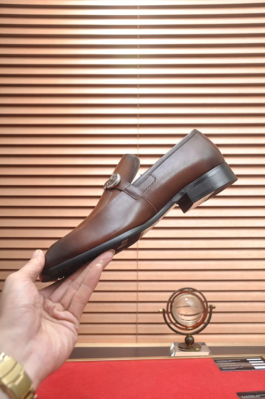 Men's shoes 💰520💶【Ferragamo/Ferragamo】The latest model in the counter. Original imported high-quality cowhide with open sides + imported 🐂 water-dyed cowhide lining + original luxury metal buckle + original combination outsole. No pressure for comparison. 38--45 (45 is custom-made and cannot be returned or exchanged)